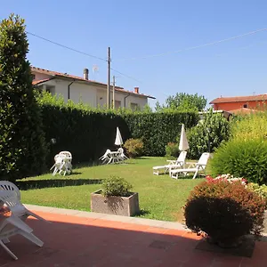 https://affittacamere-villa-delia.it-tuscanyhotel.com