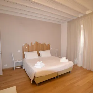 Apartament Tambu, Katania